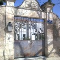 Portail d’entrée de l’ancien Hôtel-Dieu
de Maussane, aujourd’hui maison de retraite.
© Jean Marie Desbois, 2009.