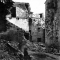 Maison en ruine dans laquelle est morte la jeune
Sophie Castellas (9 ans). Sept personnes y furent
ensevelies mais, par chance, purent être
dégagées vivantes. (Cliché Héry. DR.)