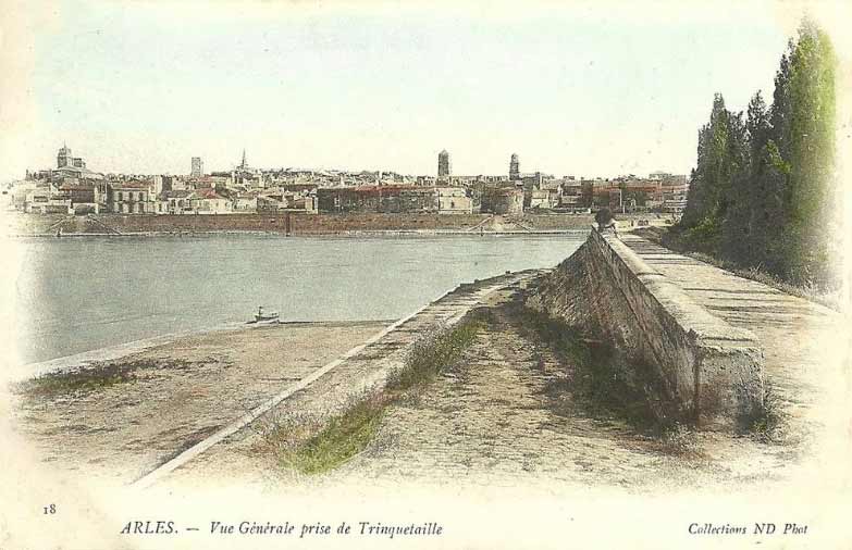 Arles vue de Trinquetaille. DR.