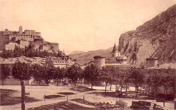 Vue générale de Sisteron vers 1900. DR.
