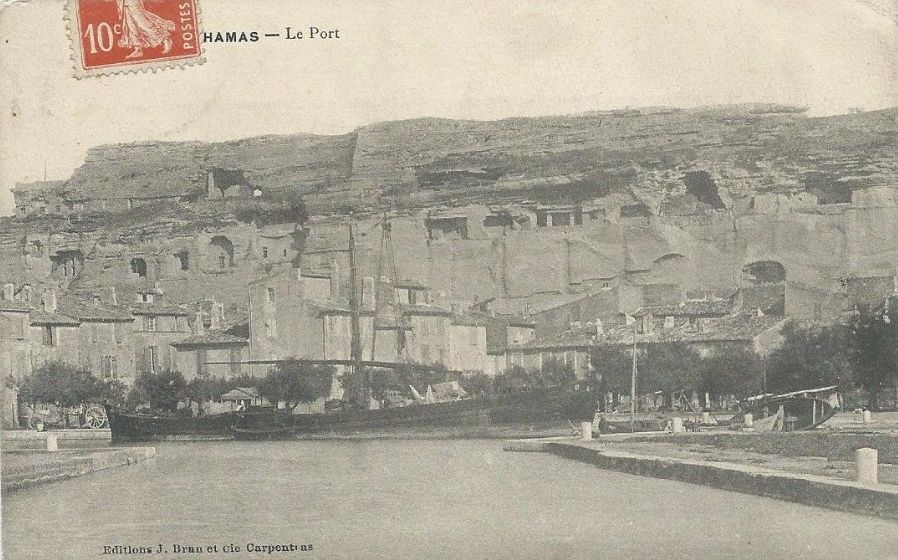 Vue des baumes de la colline du Baou à Saint-Chamas (13). Coll. privée Sébastien Avy.