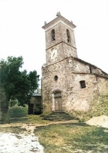 L'église de Revest-des-Brousses. Image colorisée. DR.