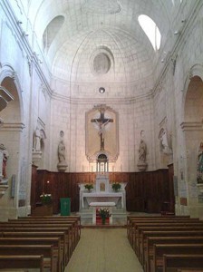 Intérieur de l’église Sainte-Croix. © Jean Marie Desbois, 2009.