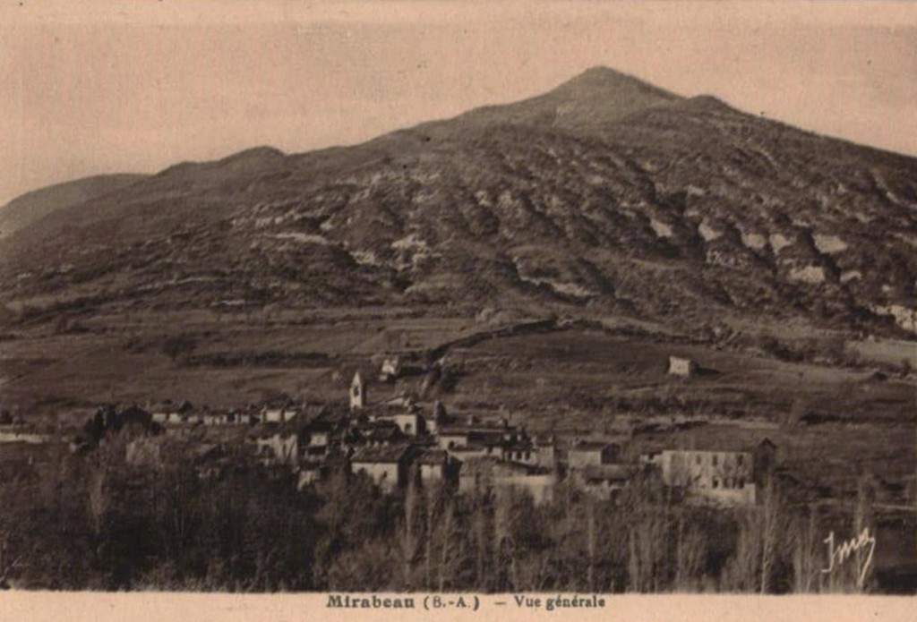 Vue générale de Mirabeau vers 1900. DR.